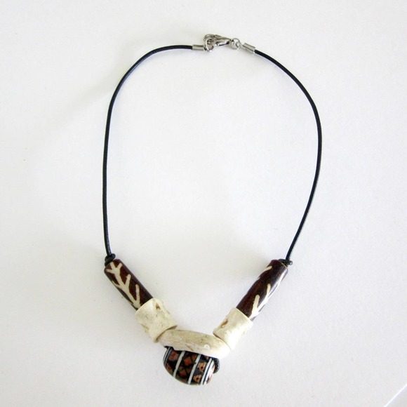 Bone Shell Bead Choker - Leather Thong - Necklace - Picture 1 of 5